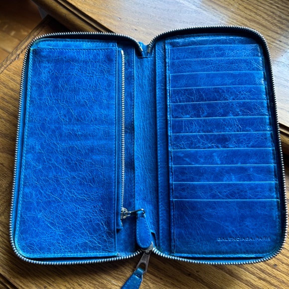 BALENCIAGA Zip Around Wallet, Blue with Giant Silver Hardware - Picture 4 of 15